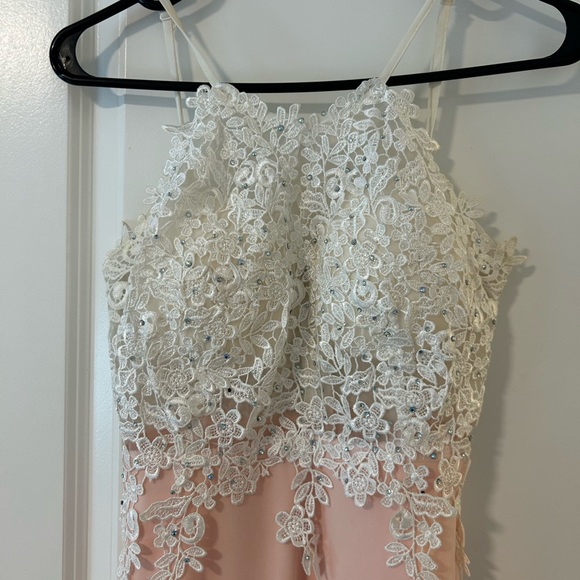 Soft Pink Lace and Chiffon Gown XXS - Picture 6 of 11